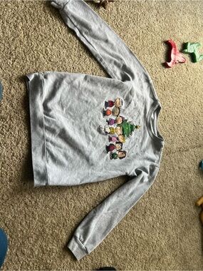 Peanuts Gray Holiday Crewneck Sweatshirt with Multicolor Peanuts Characters